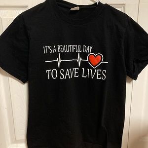 Greys Anatomy “It’s a beautiful day to save lives” T-shirt
